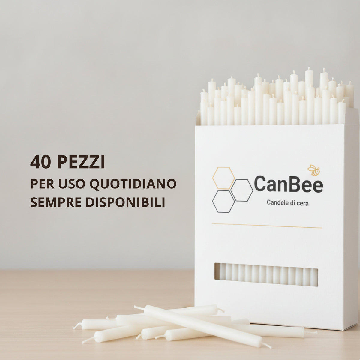 CanBee-Packung mit weißen dünnen Kerzen auf einem hellen Tisch, mit dem Text „40 Stück für den täglichen Gebrauch, immer griffbereit“