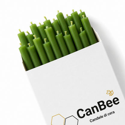 CanBee-Packung mit grünen dünnen Kerzen