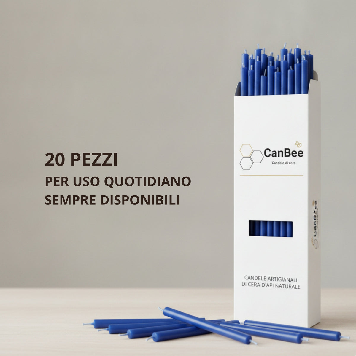 Confezione CanBee con candele sottili blu su un tavolo chiaro, con testo «20 pezzi per uso quotidiano, sempre disponibili»