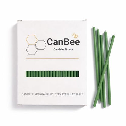 Confezione CanBee su sfondo bianco con candele sottili verdi accanto