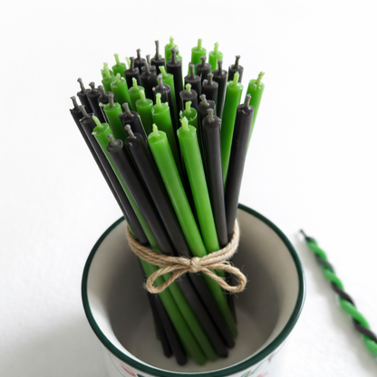 Candele Sottili Nero & Verde in Cera d’Api Naturale | Equilibrio, Protezione e Crescita | 16 cm | Ø 5 mm | Durata 40 min | 50 Pezzi | CanBee